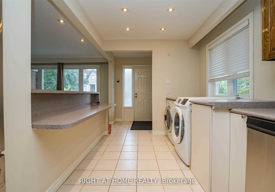 289-churchill-avenue-toronto-ontario-c12103142