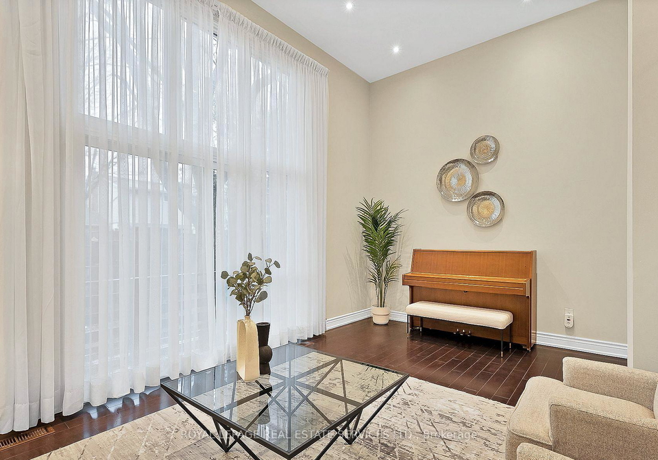11-stonedale-placeway-north-york-ontario-c12105477