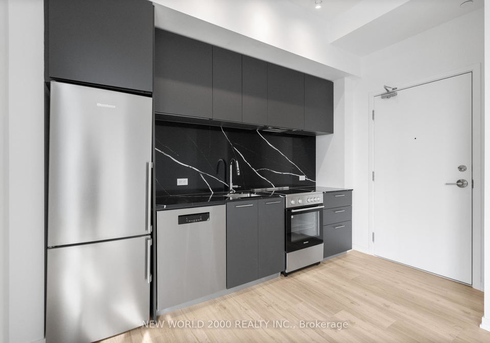 101-roehampton-avenue-toronto-ontario-c12105486