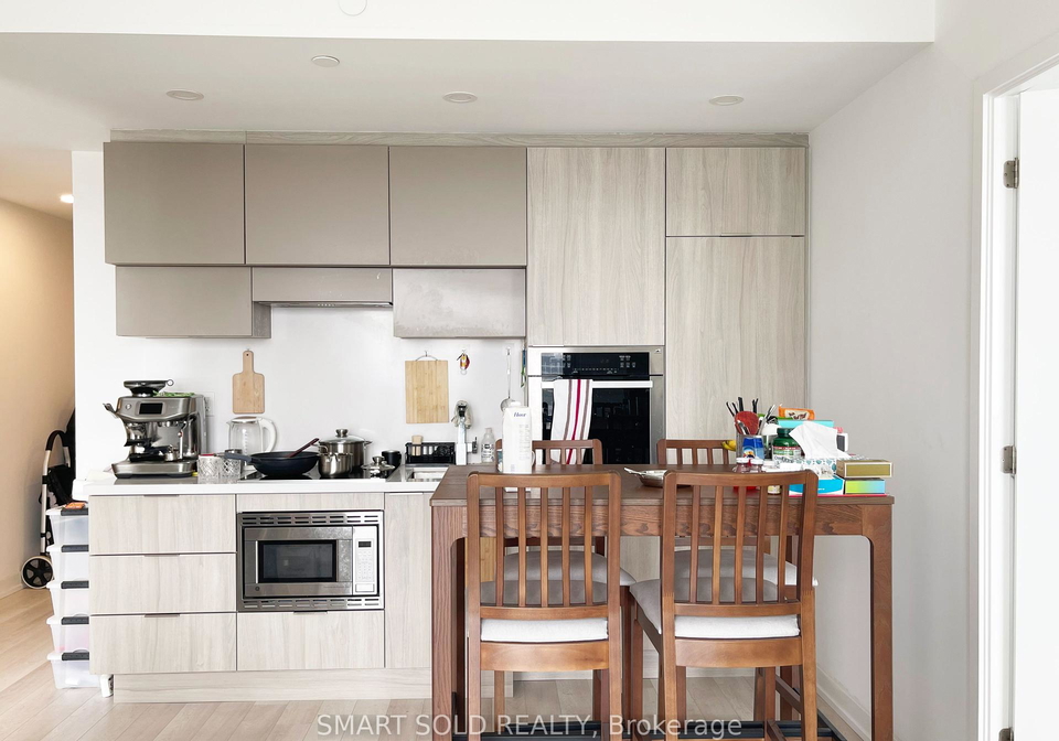 39-roehampton-avenue-toronto-ontario-c12106646