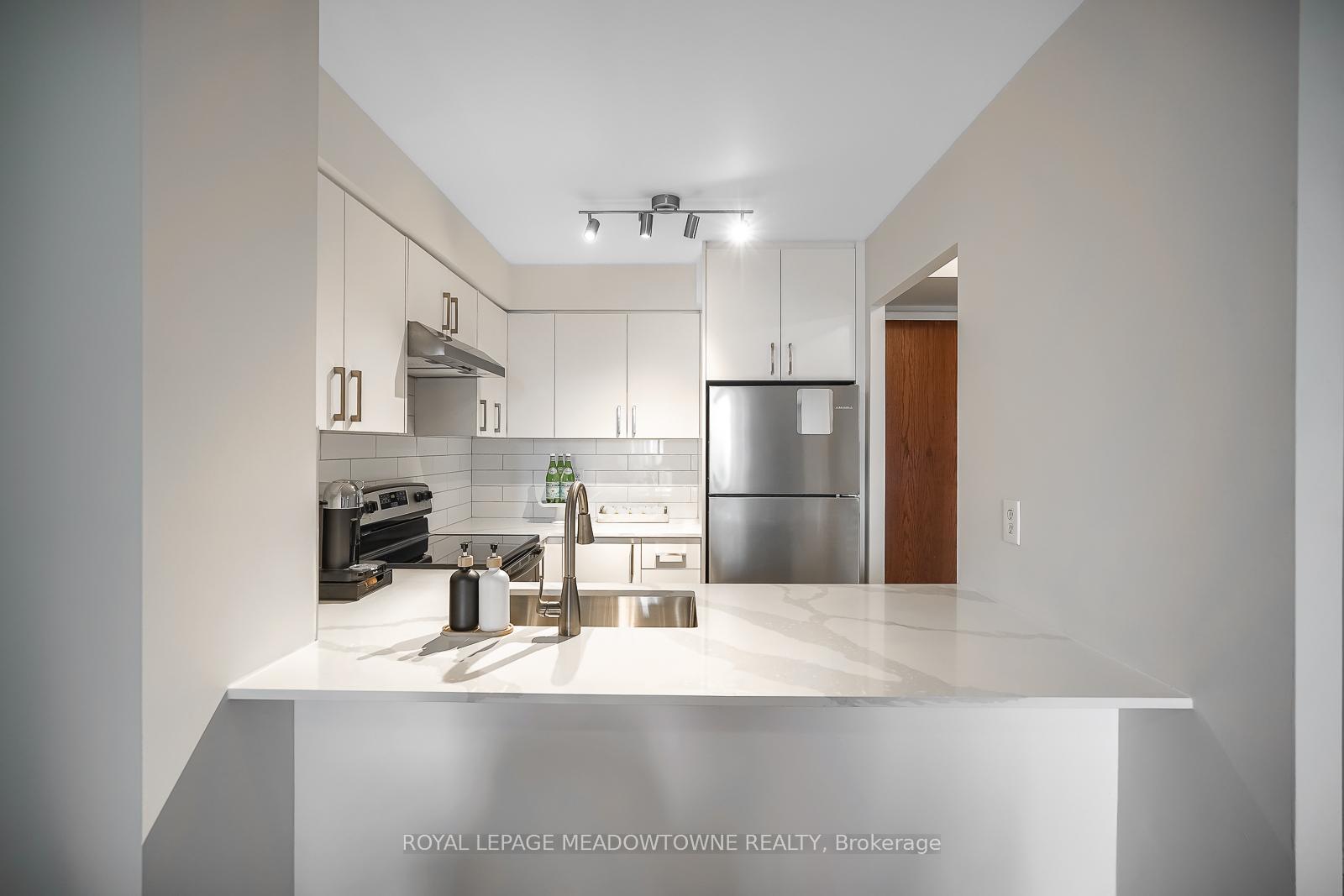 18-pemberton-avenue-s-north-york-ontario-c12109605