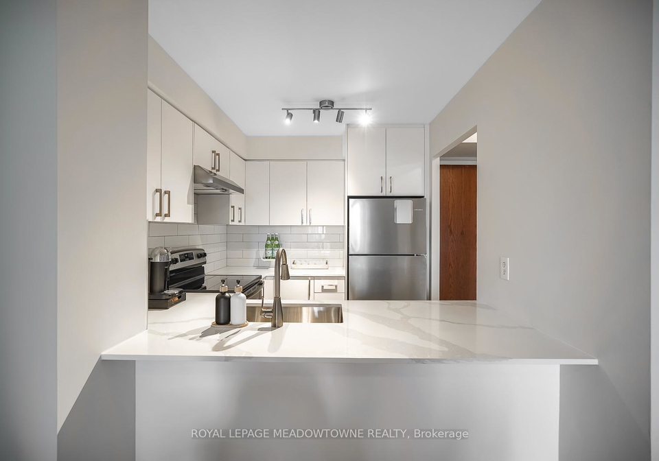 18-pemberton-avenue-s-north-york-ontario-c12109605