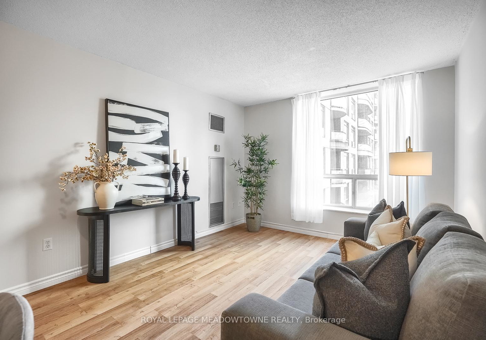 18-pemberton-avenue-s-north-york-ontario-c12109605
