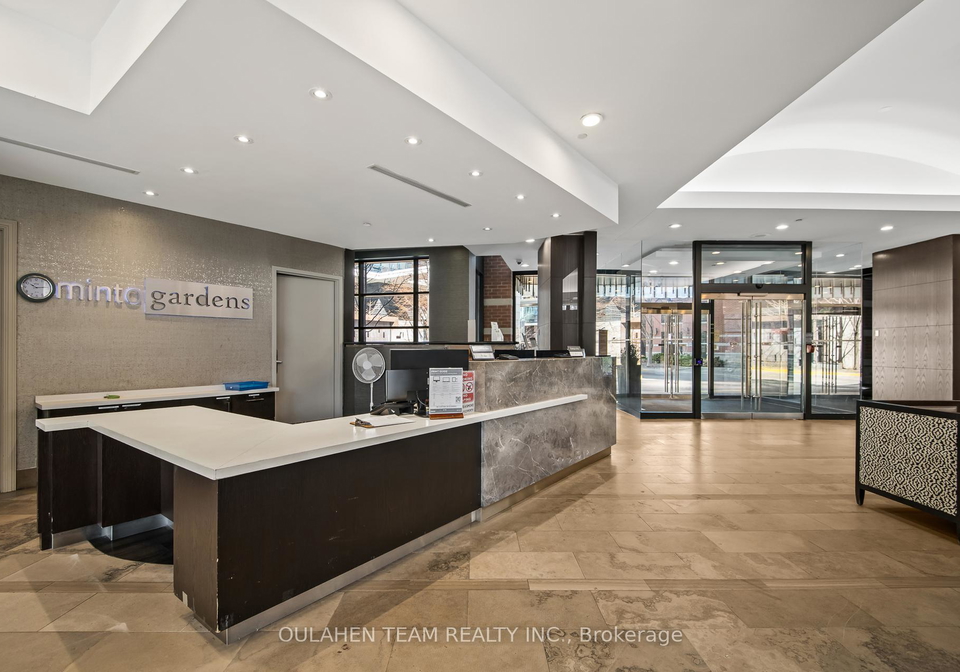 33-sheppard-avenue-e-north-york-ontario-c12112871