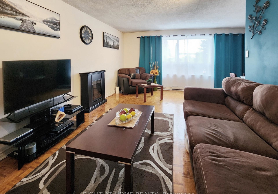 5877-bathurst-street-toronto-ontario-c12117519