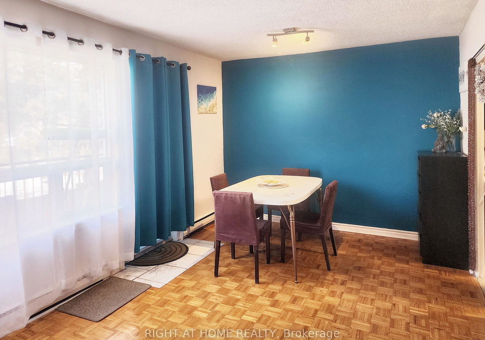 5877-bathurst-street-toronto-ontario-c12117519