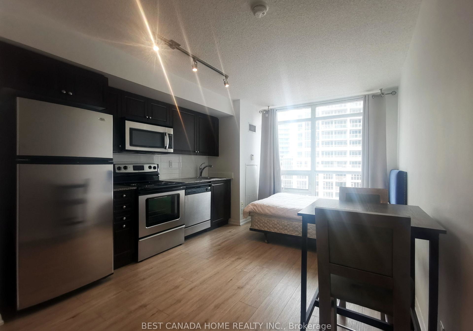 209-fort-york-boulevard-toronto-ontario-c12117555