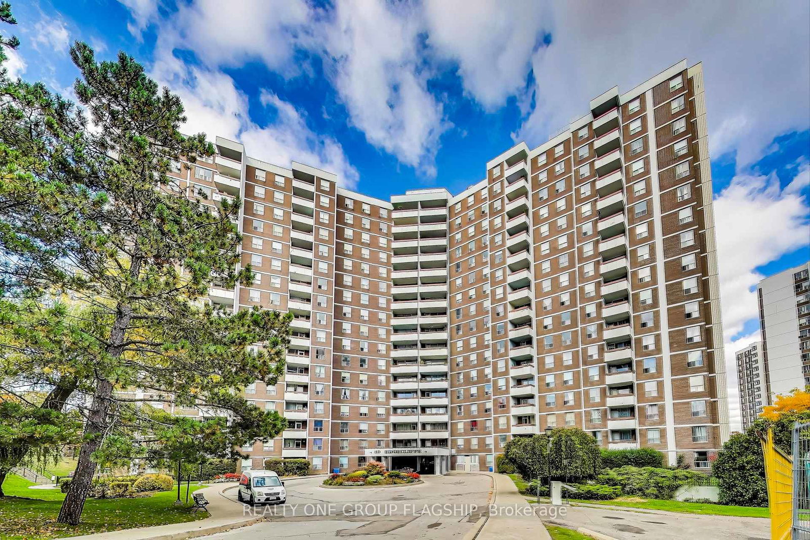 10-edgecliff-golfway-east-york-ontario-c12117623