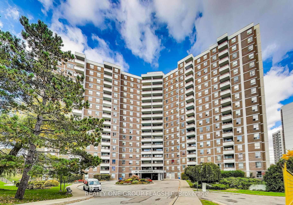 10-edgecliff-golfway-east-york-ontario-c12117623