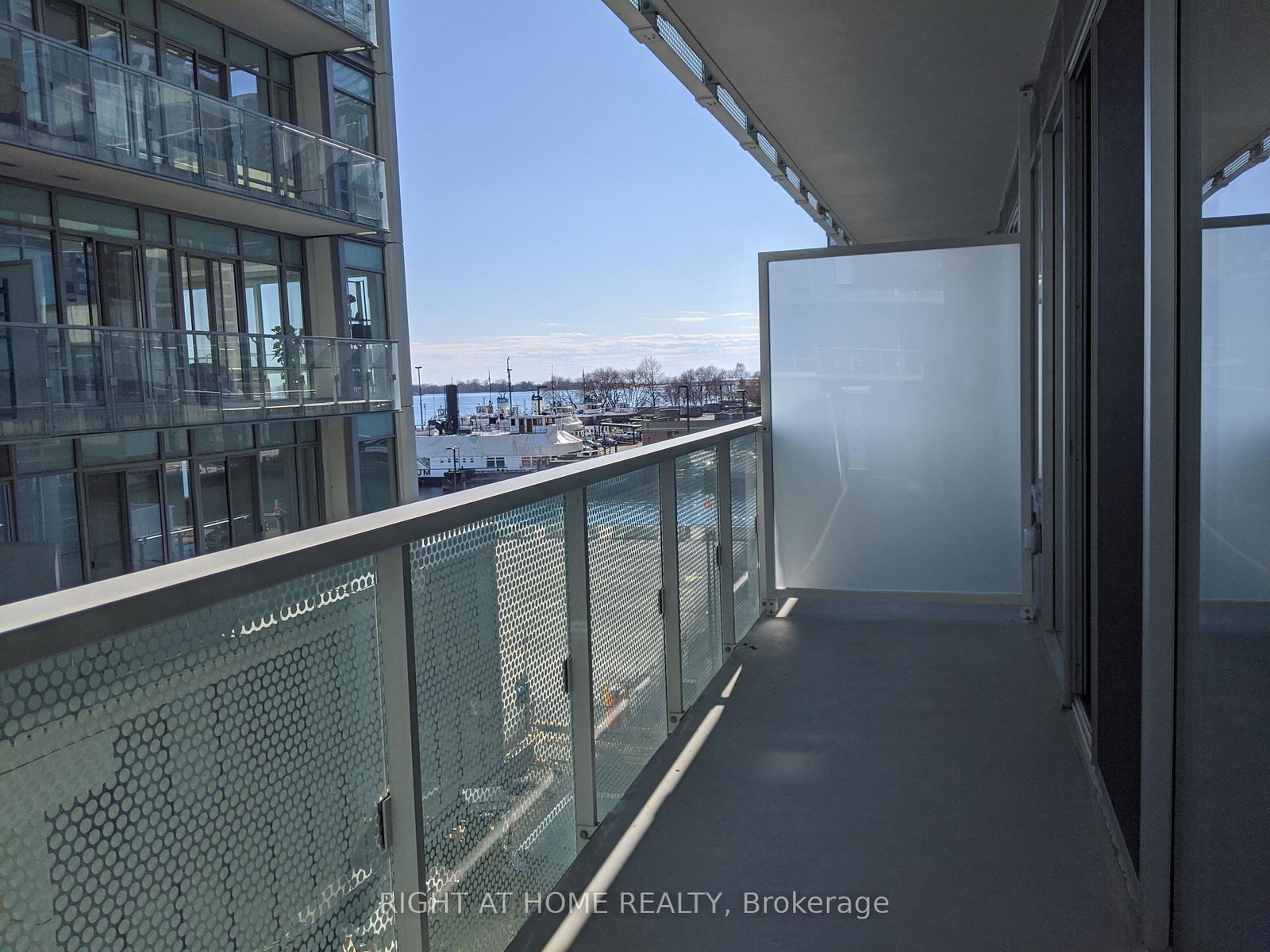 15-queens-quay-e-toronto-ontario-c12118640