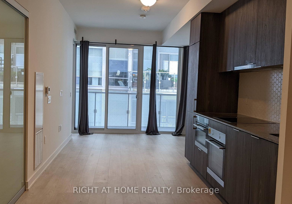 15-queens-quay-e-toronto-ontario-c12118640