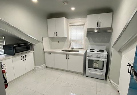 206-carlton-street-toronto-ontario-c12119010