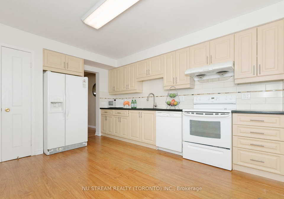 57-gypsy-roseway-north-york-ontario-c12122238