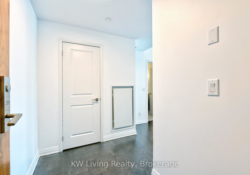 8-mercer-street-toronto-ontario-c12125348