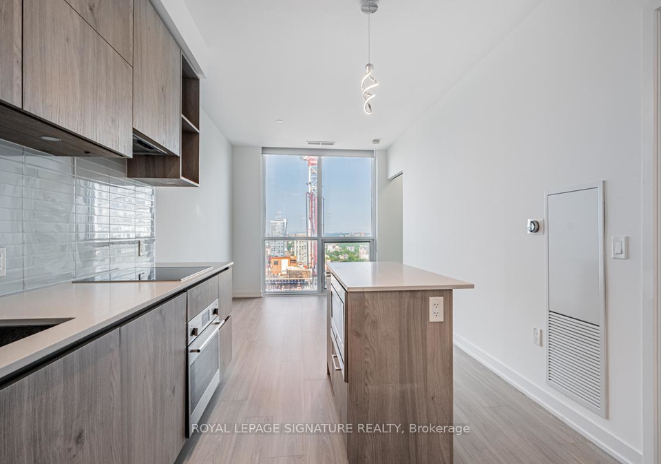 1-yorkville-avenue-toronto-ontario-c12128875