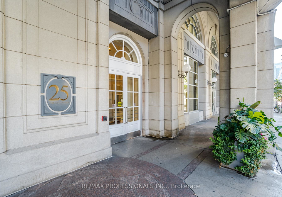 25-the-esplanade-toronto-ontario-c12129189