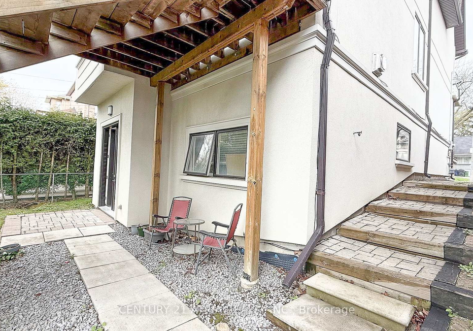 225-hollywood-avenue-north-york-ontario-c12129540