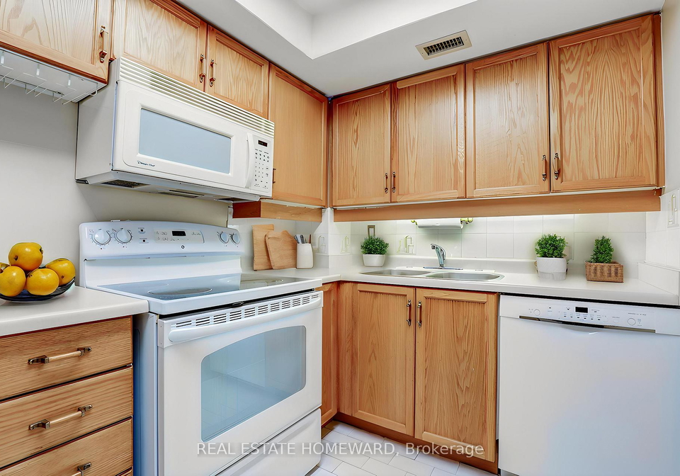 65-scadding-avenue-s-toronto-ontario-c12129640