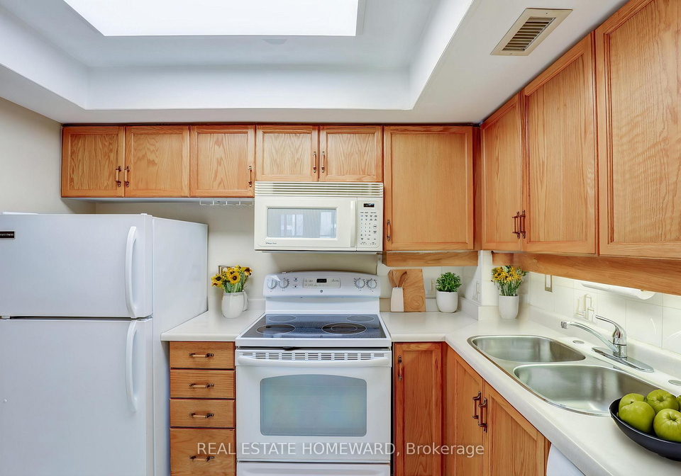 65-scadding-avenue-s-toronto-ontario-c12129640