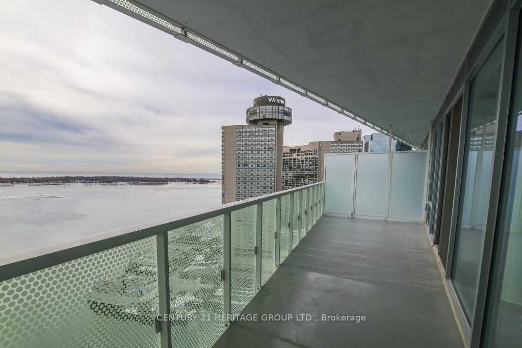 15-queens-quay-east-toronto-ontario-c12130684