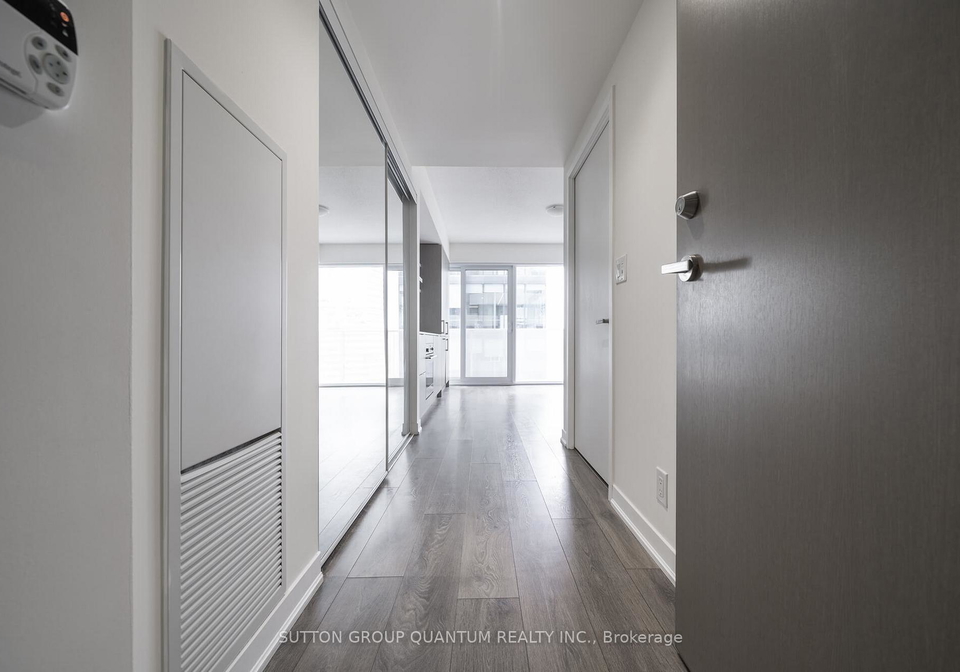 100-harbour-street-toronto-ontario-c12131433