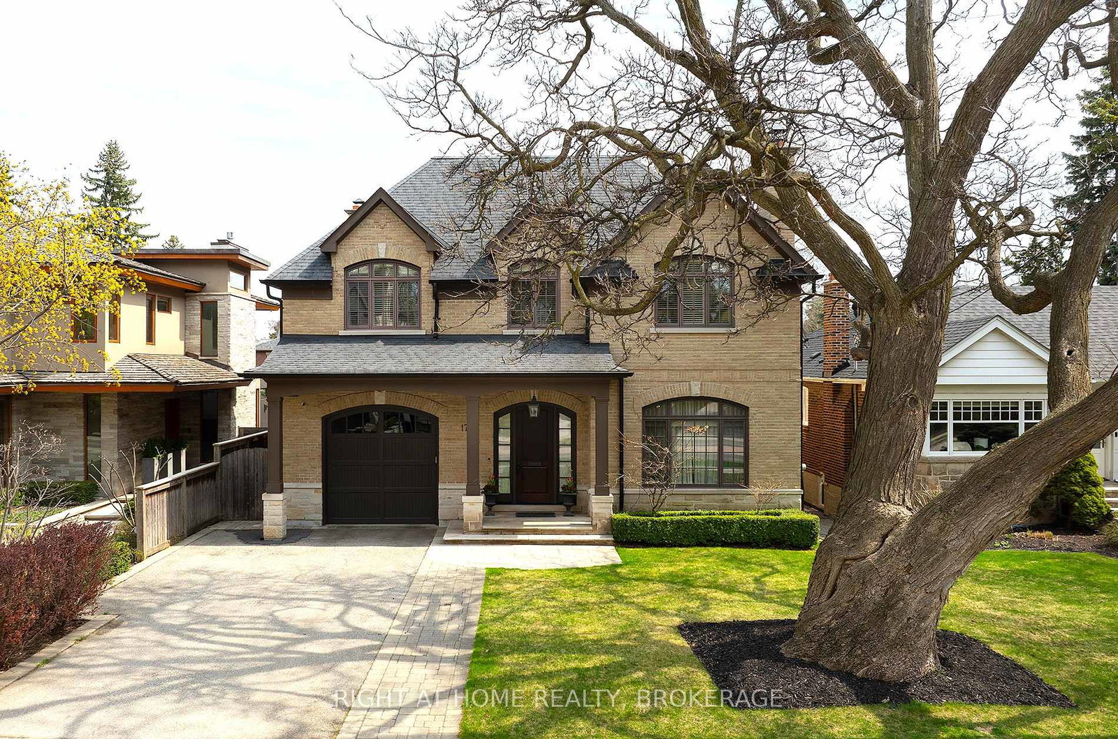 179-yonge-boulevard-toronto-ontario-c12132586