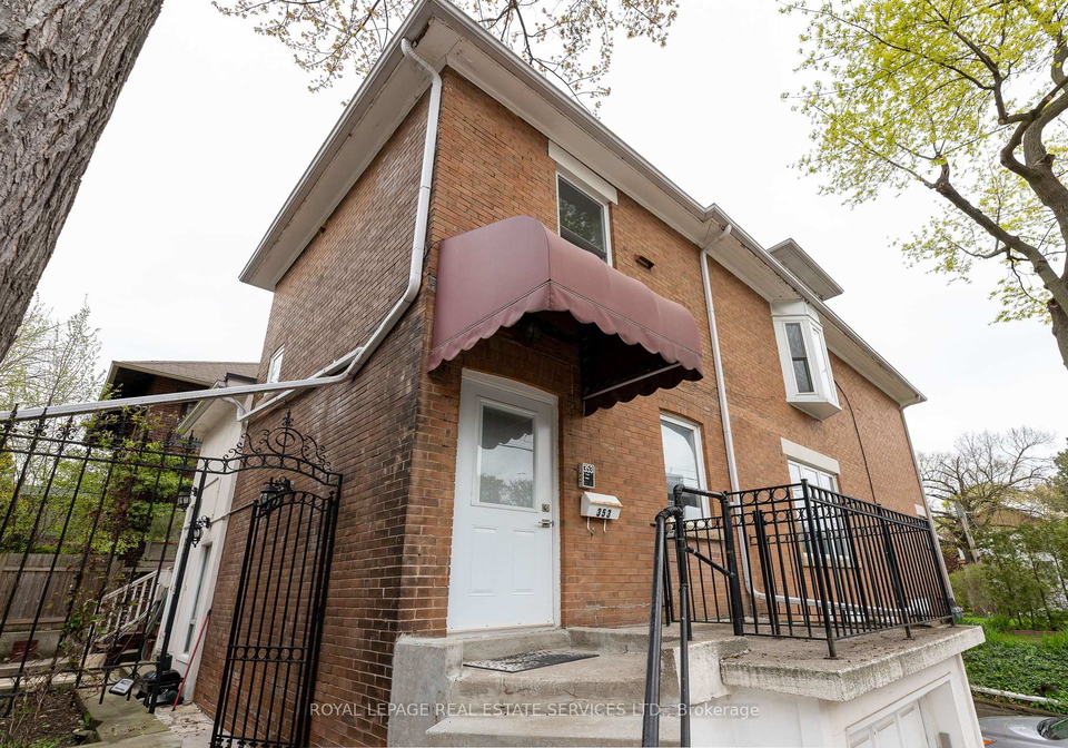 18-shorncliffe-avenue-toronto-ontario-c12134029