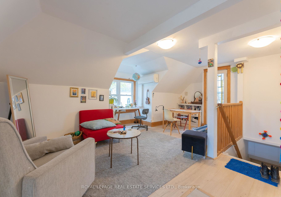18-shorncliffe-avenue-toronto-ontario-c12134029