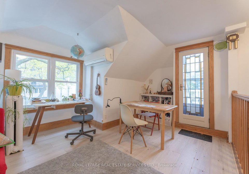 18-shorncliffe-avenue-toronto-ontario-c12134029