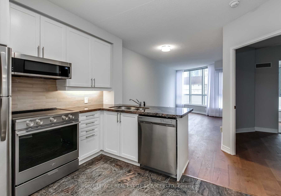 55-bloor-street-e-toronto-ontario-c12135280