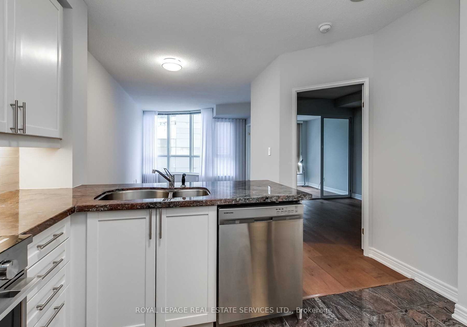 55-bloor-street-e-toronto-ontario-c12135280