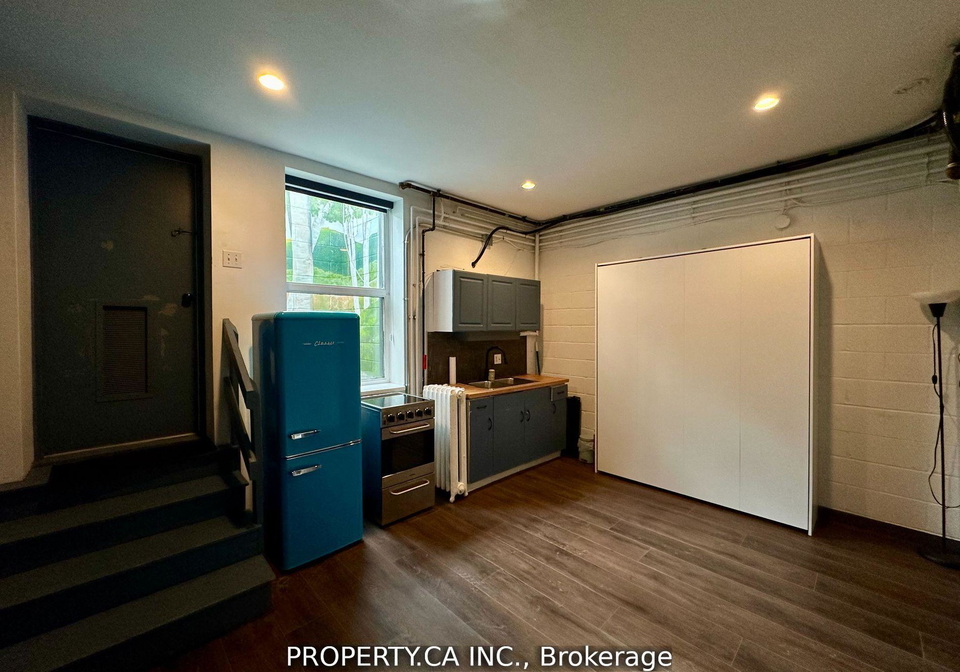 883-queen-street-w-toronto-ontario-c12135294