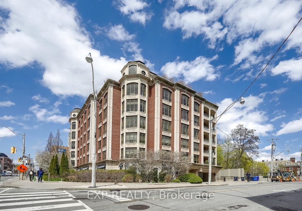 2-roxborough-street-e-toronto-ontario-c12135549