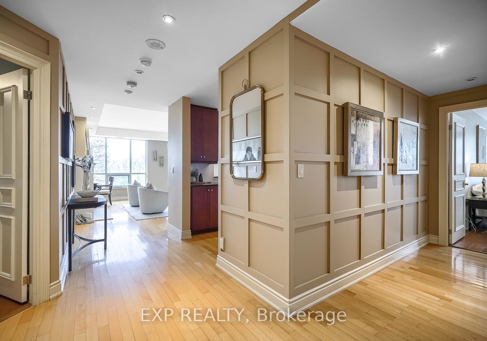 2-roxborough-street-e-toronto-ontario-c12135549
