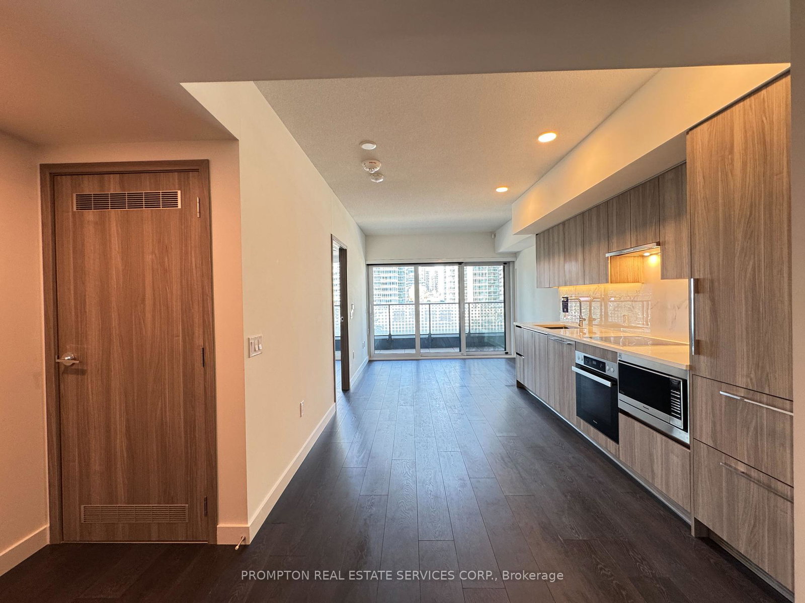 1-concord-cityplace-way-toronto-ontario-c12135730