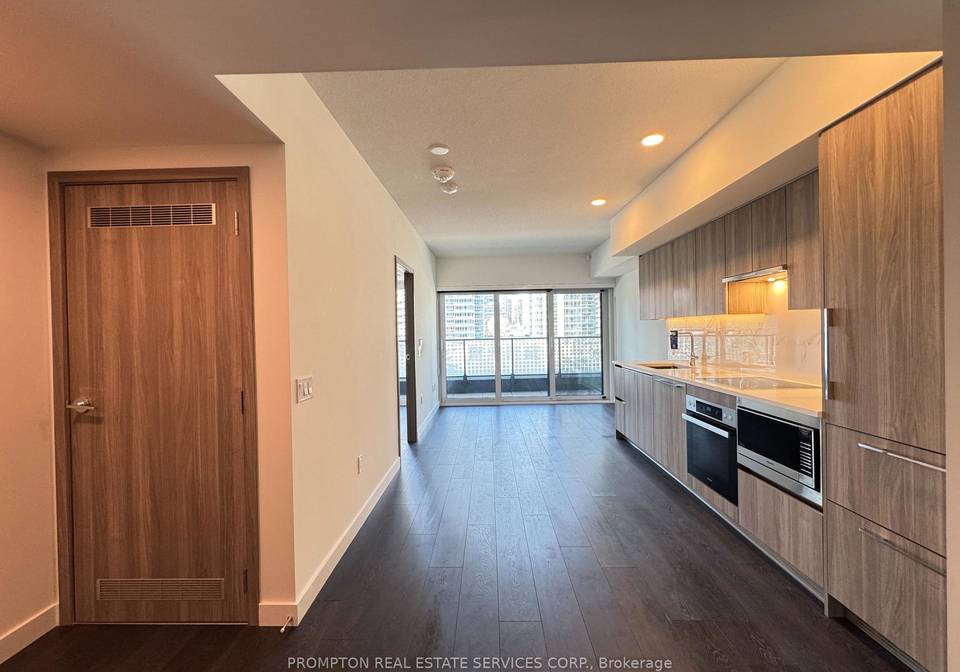 1-concord-cityplace-way-toronto-ontario-c12135730