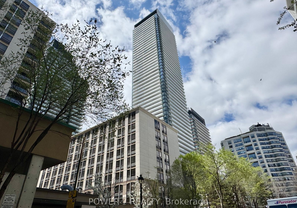 501-yonge-street-toronto-ontario-c12135992