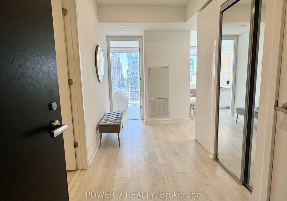 501-yonge-street-toronto-ontario-c12135992