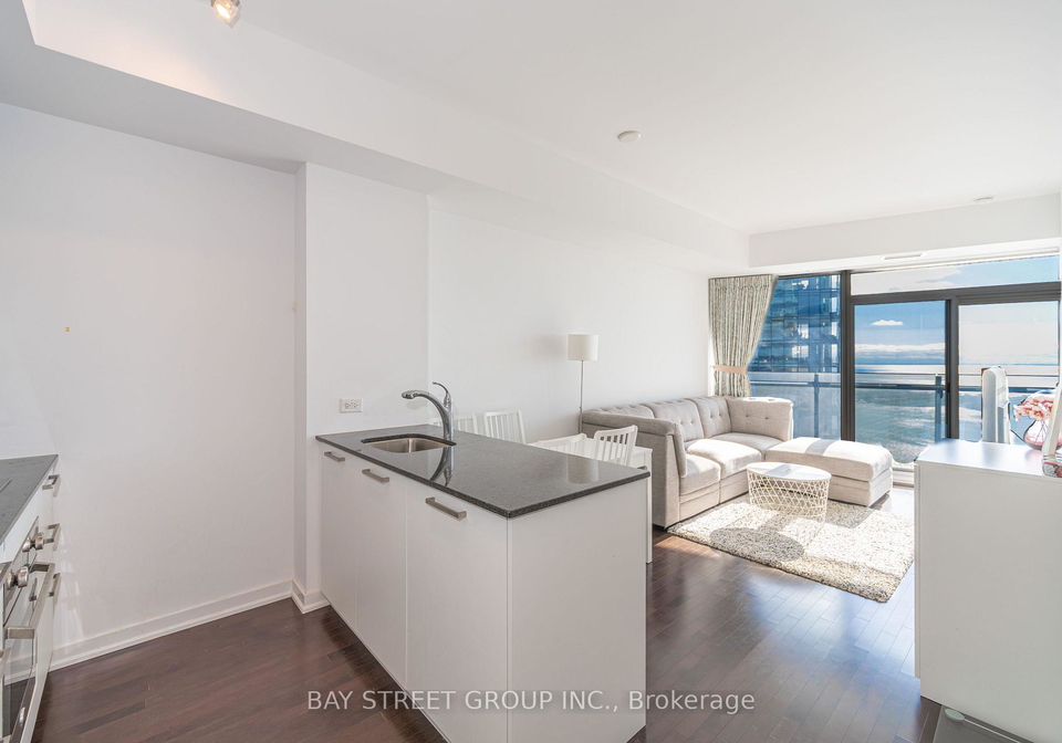 12-york-street-toronto-ontario-c12136830