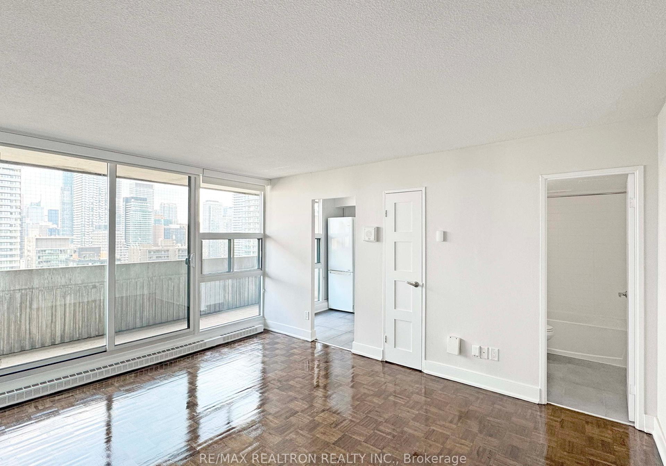 33-isabella-street-toronto-ontario-c12136859