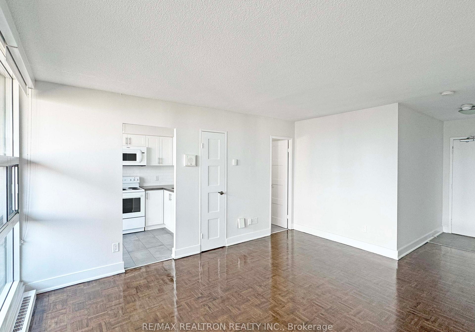 33-isabella-street-toronto-ontario-c12136859