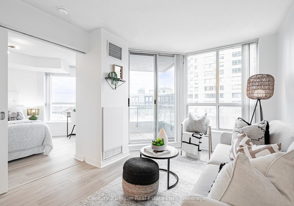 230-queens-quay-w-toronto-ontario-c12136862