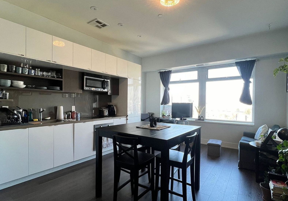 111-st-clair-avenue-w-toronto-ontario-c12136910