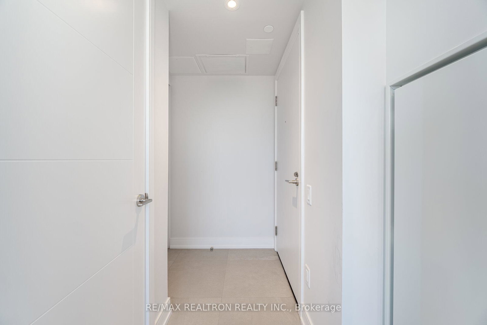 664-spadina-avenue-toronto-ontario-c12137902