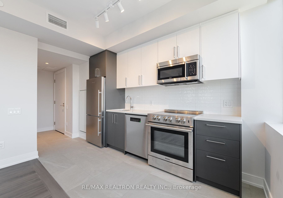 664-spadina-avenue-toronto-ontario-c12137902