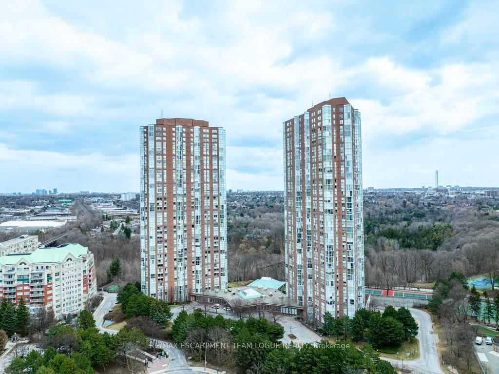 7-concorde-place-north-york-ontario-c12137972