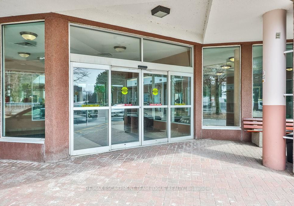 7-concorde-place-north-york-ontario-c12137972