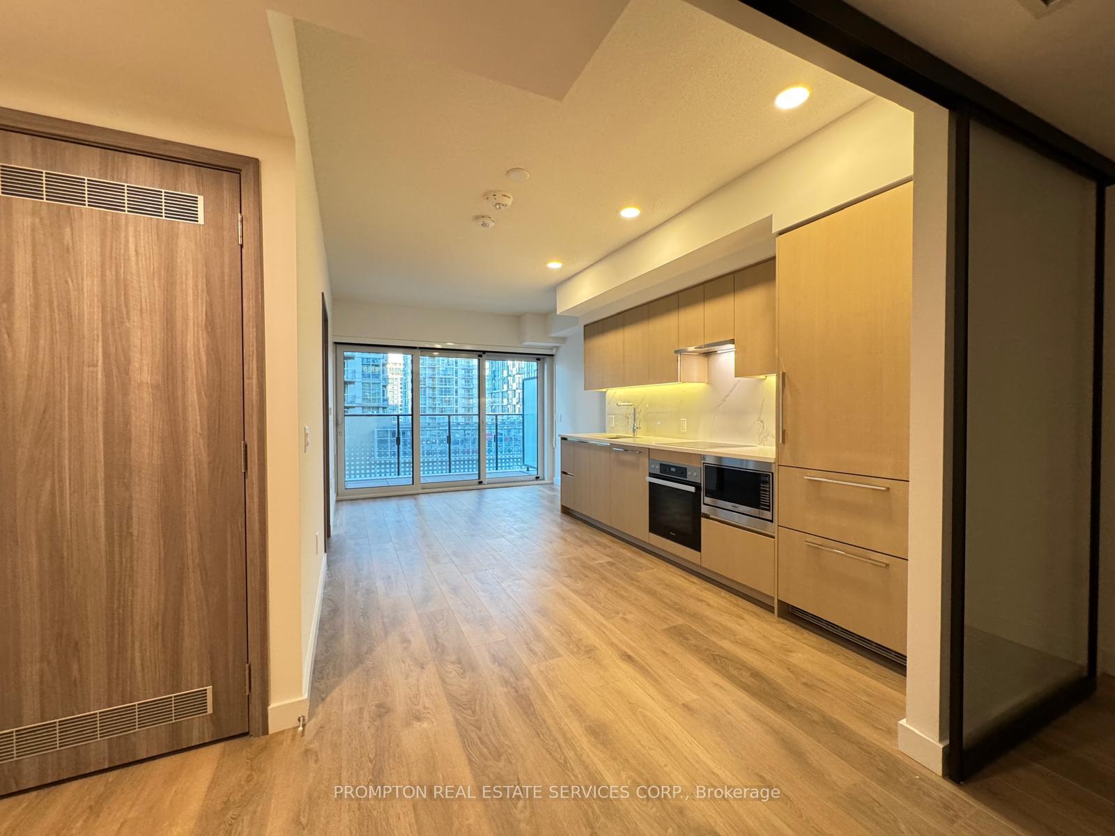1-concord-cityplace-way-toronto-ontario-c12138798