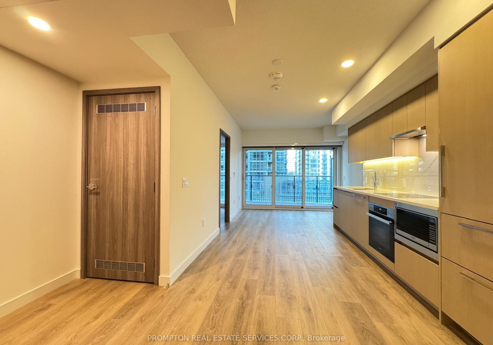 1-concord-cityplace-way-toronto-ontario-c12138798