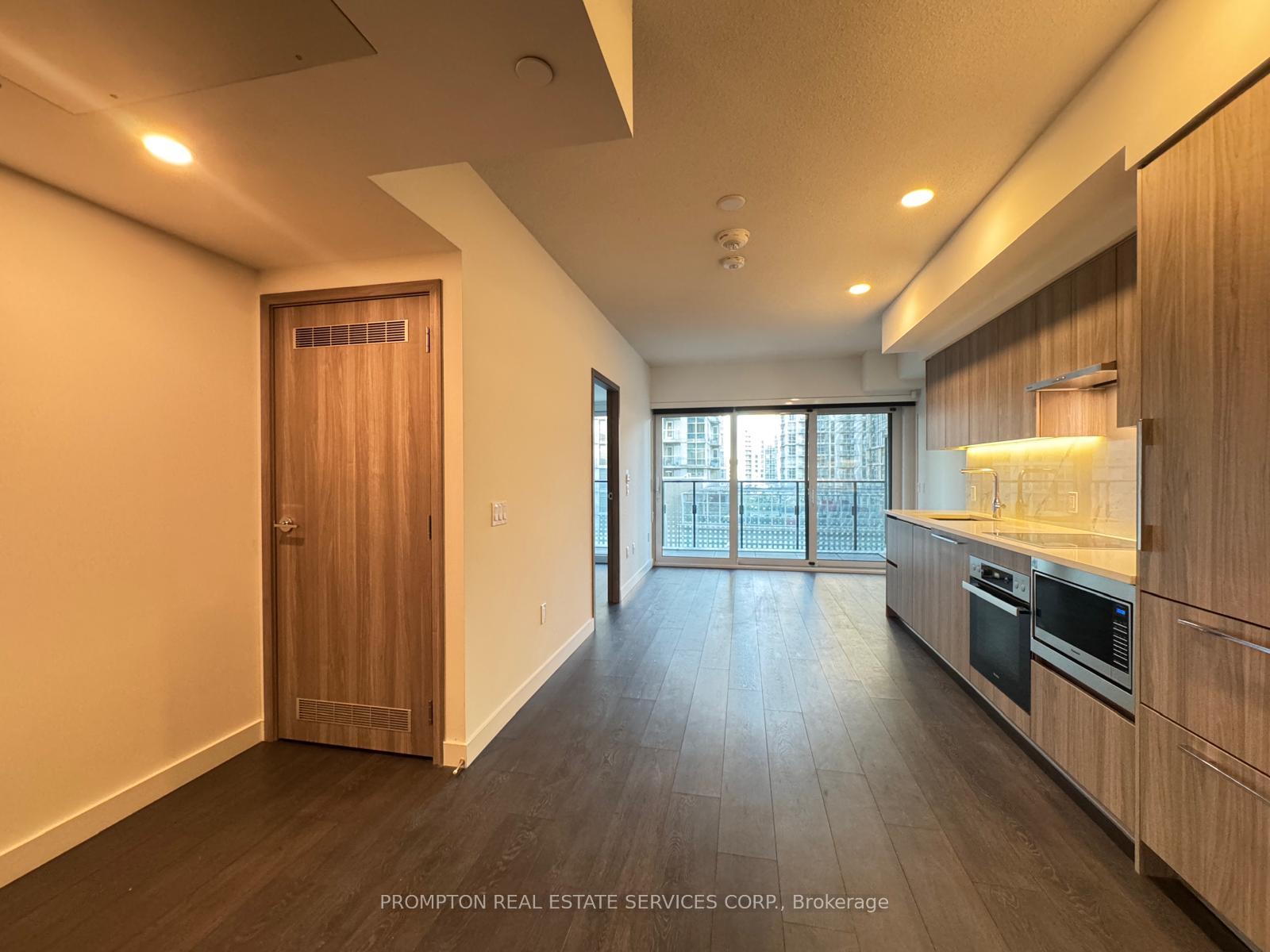 1-concord-cityplace-way-toronto-ontario-c12138880